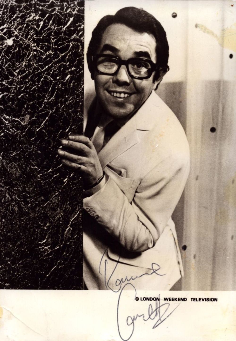 Lot 480: Ronnie Corbett signed 5x3inch black and white photo....