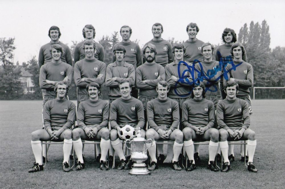 Lot 601: Autographed JOHN DEMPSEY 6 x 4 photo :...