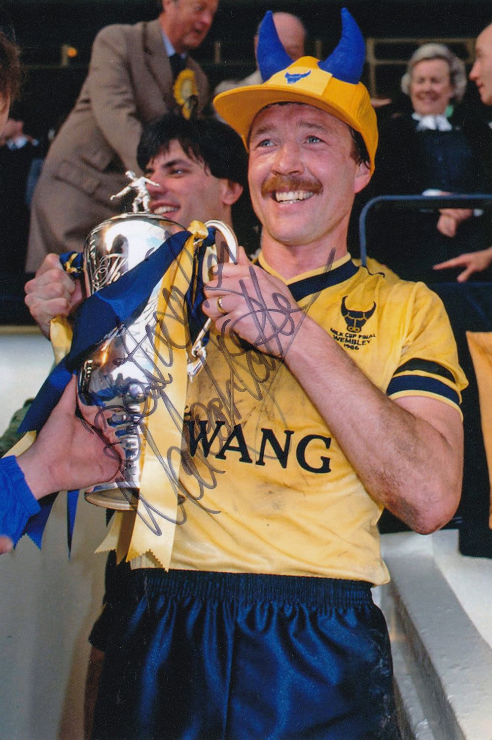 Lot 606: Autographed MALCOLM SHOTTON 6 x 4 photo :...