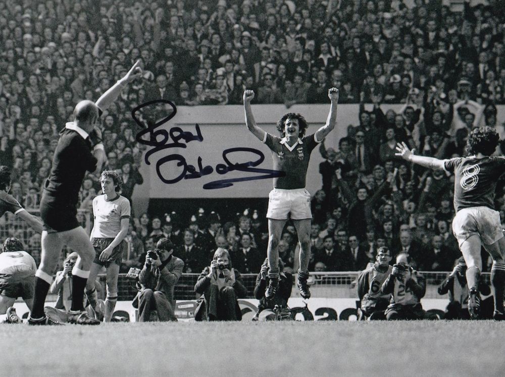 Lot 620: Autographed ROGER OSBORNE 8 x 6 photo :...