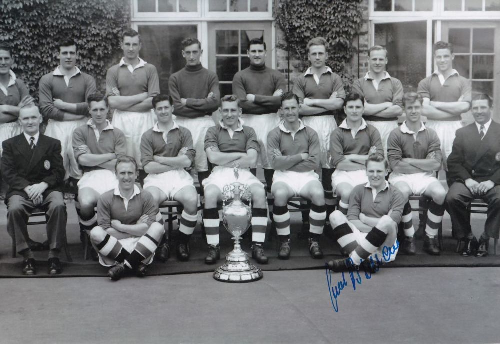 Lot 643: Autographed FRANK BLUNSTONE 12 x 8 photo :...