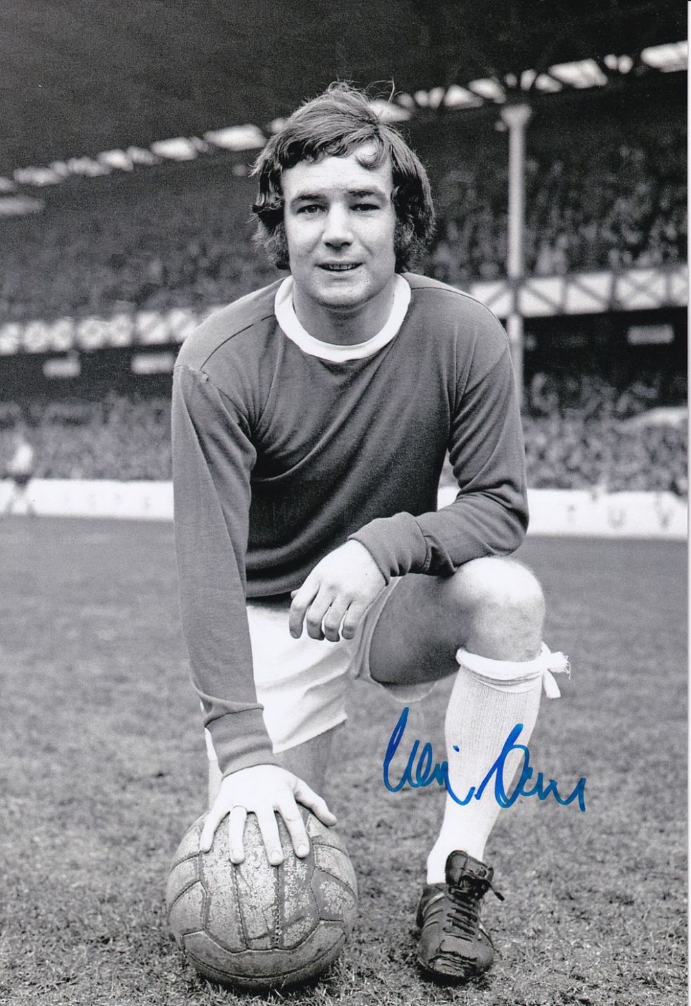 Lot 644: Autographed COLIN HARVEY 12 x 8 photo :...