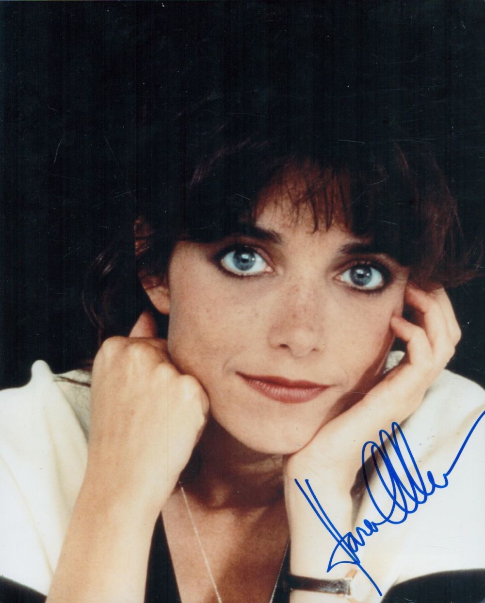 Lot 675: Karen Allen signed 10x8 inch colour photo. Good...