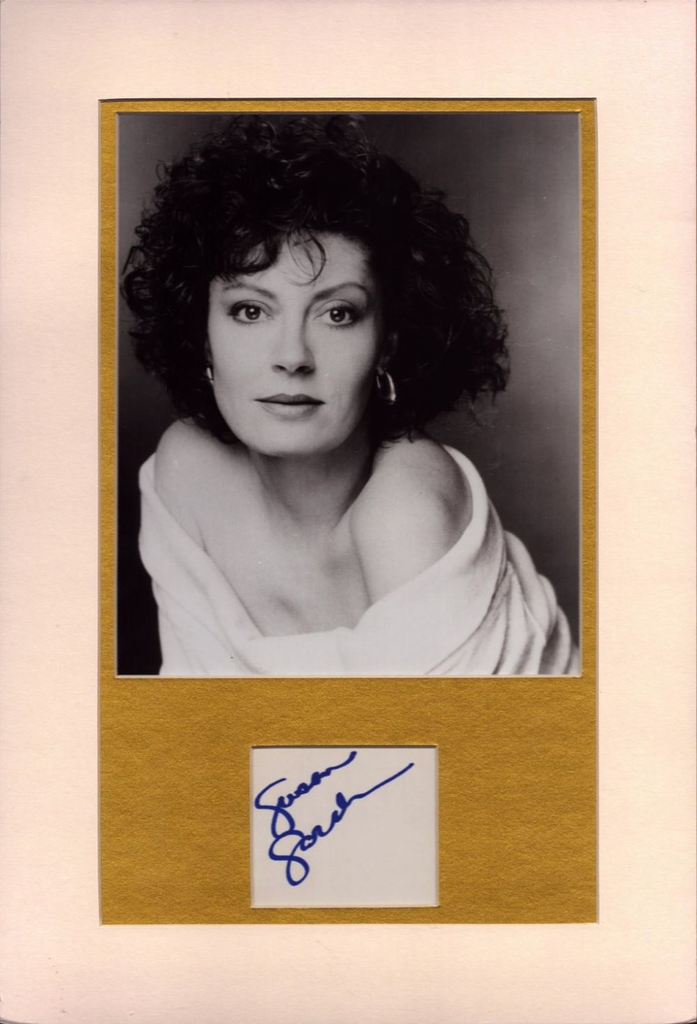 Lot 729: Susan Sarandon 16x12 inch mounted signature piece includes...