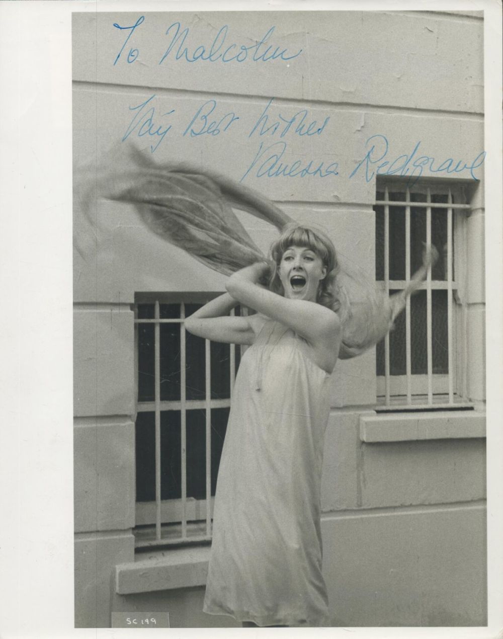 Lot 749: Vanessa Redgrave signed 10x8 black and white photo....