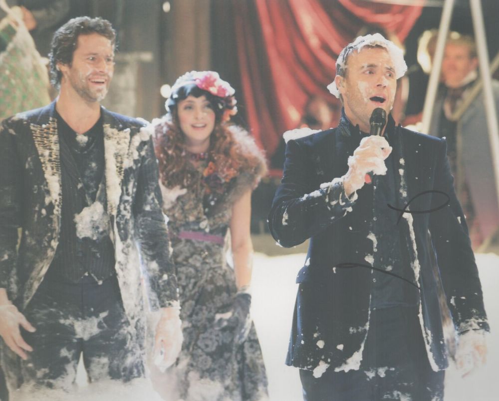 Lot 174: Gary Barlow (Take That) Signed 10 x 8...