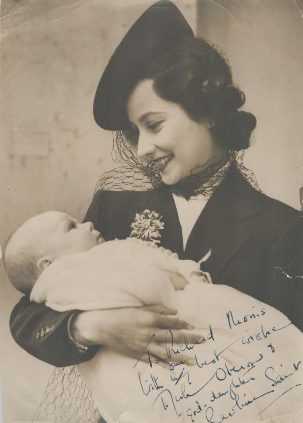 Lot 208: Merle Oberon Signed 9 x 6 inch approx...