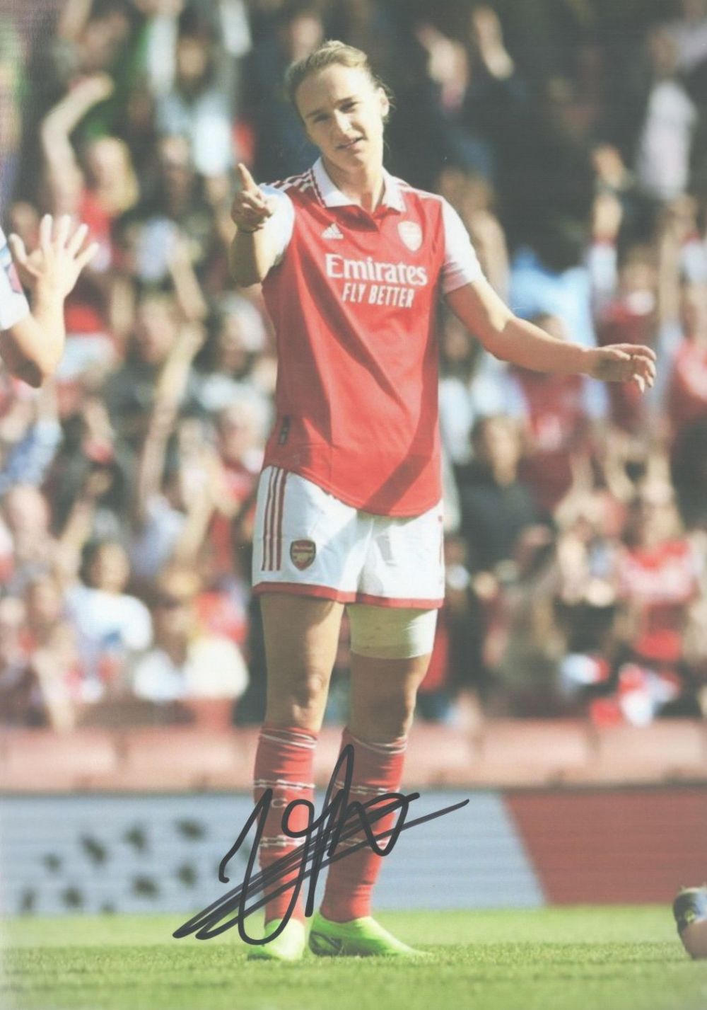 Lot 261: Vivianne Miedema signed Arsenal 12x8 colour photo. Anna...