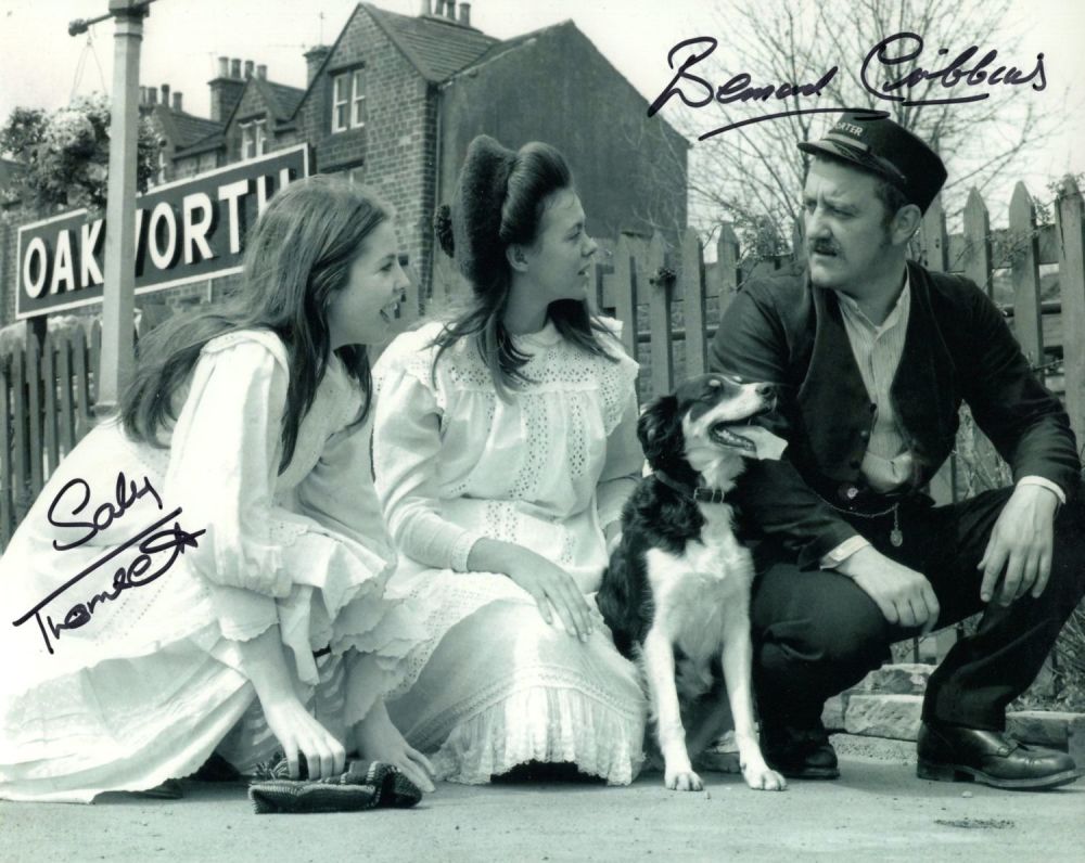 Lot 572: The Railway Children 8x10 movie photo signed by...