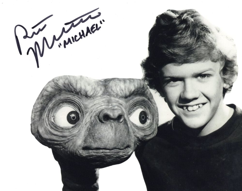 Lot 578: E.T the Extra Terrestrial 8x10 movie scene photo...