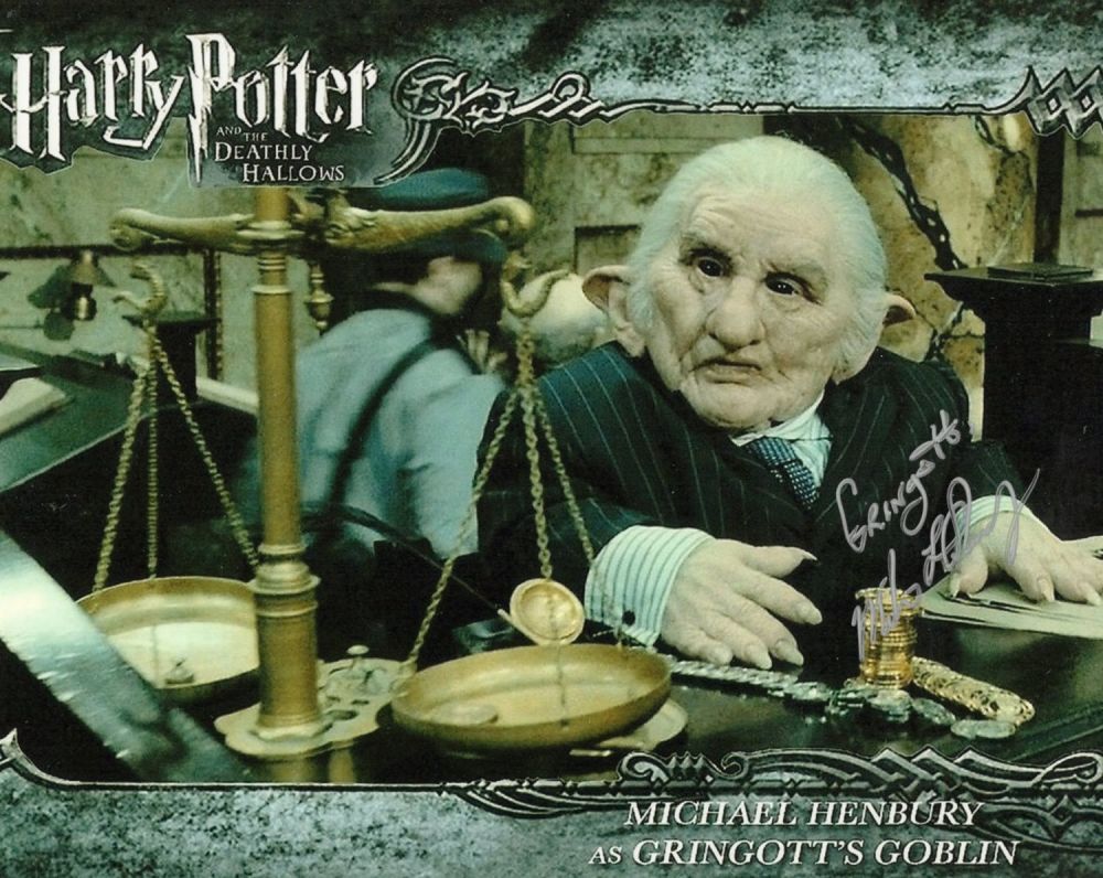 Lot 634: Harry Potter and the Deathly Hallows 8x10 photo...