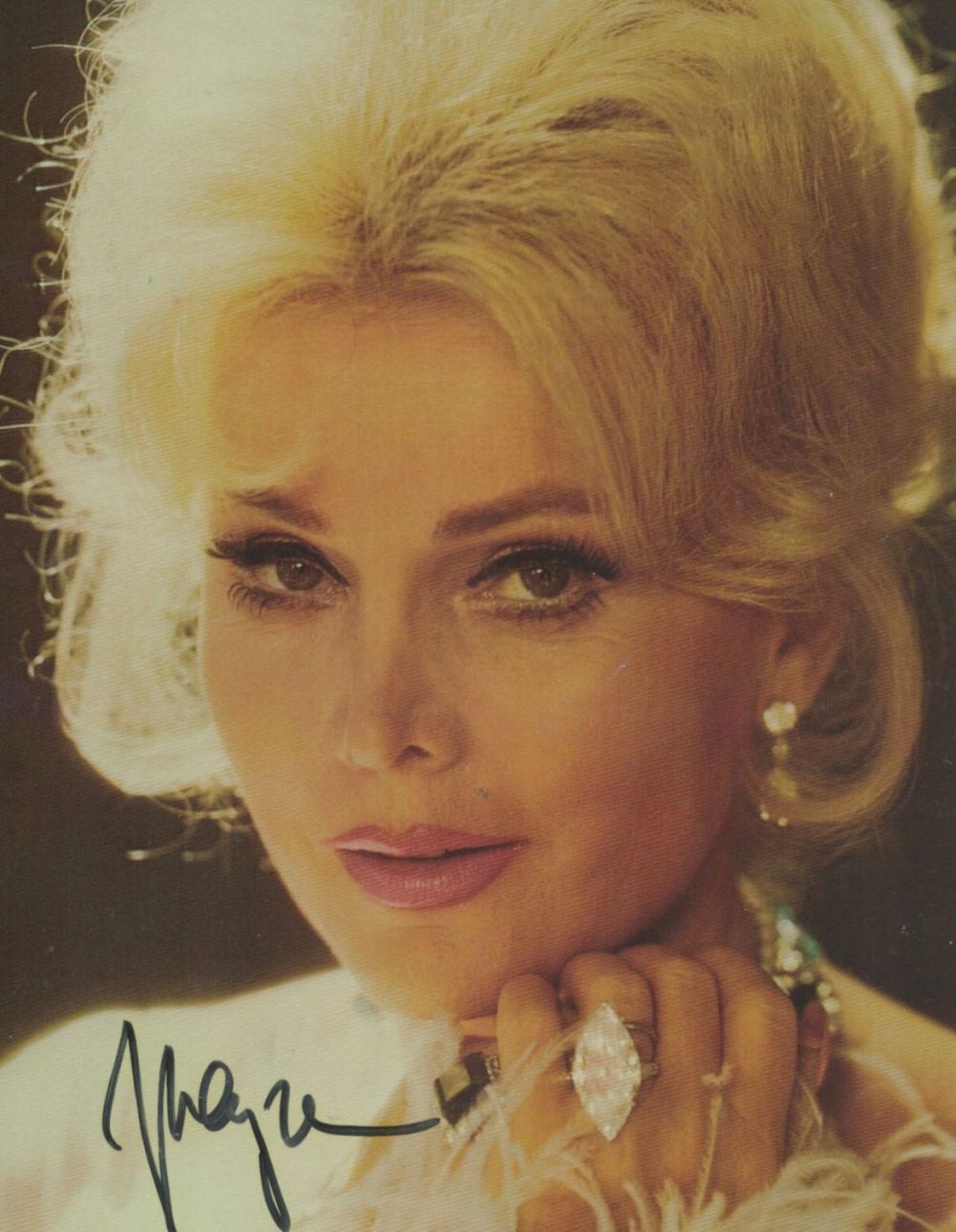 Lot 269: Zsa Zsa Gabor signed 7x5inch colour photo. Good...