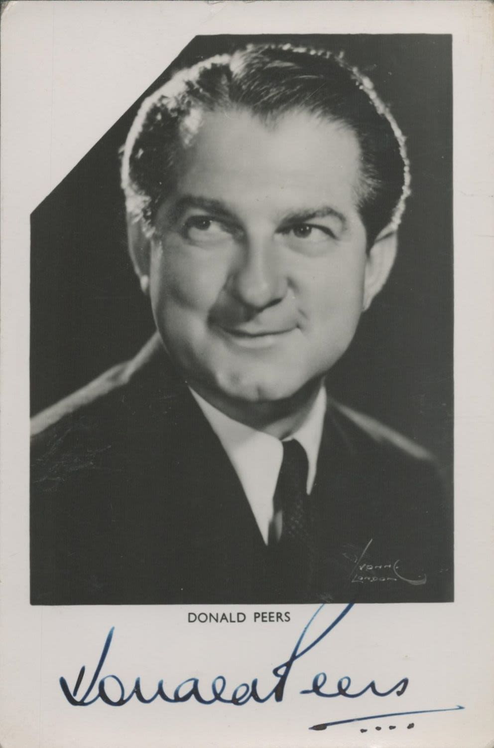 Lot 316: Danald Peers signed vintage black and white photo...
