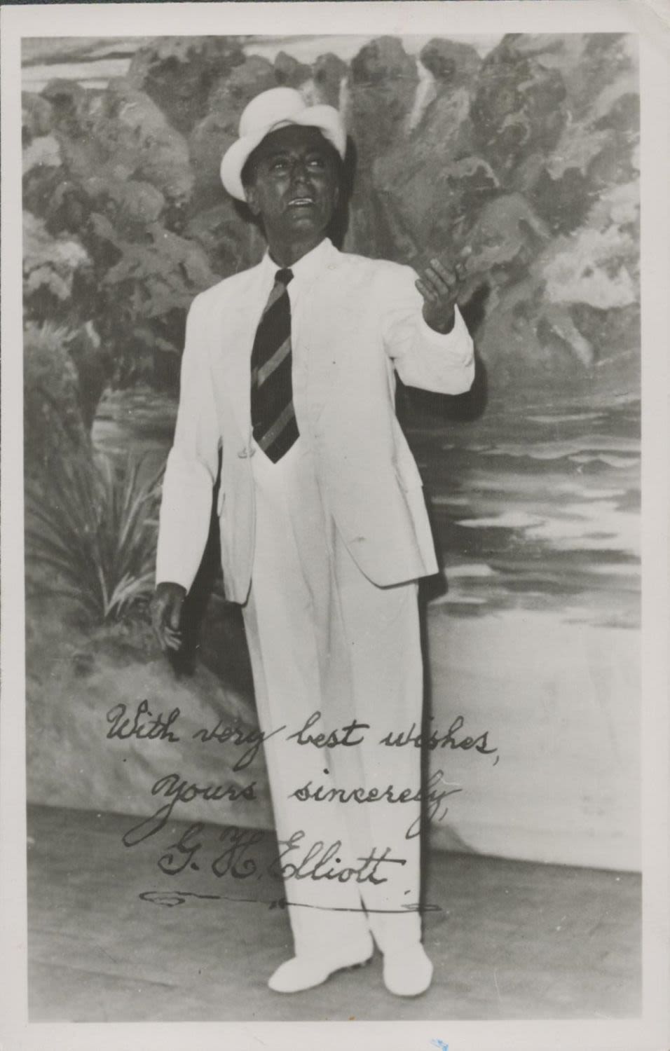 Lot 341: G. H. Elliott signed vintage black and white...