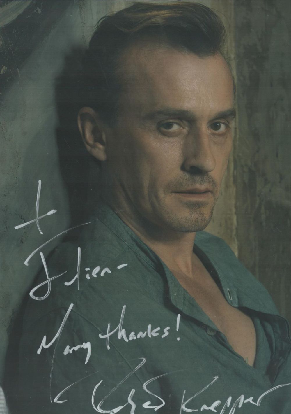 Lot 488: Robert Knepper signed colour photo 11.5x8 Inch. Dedicated....