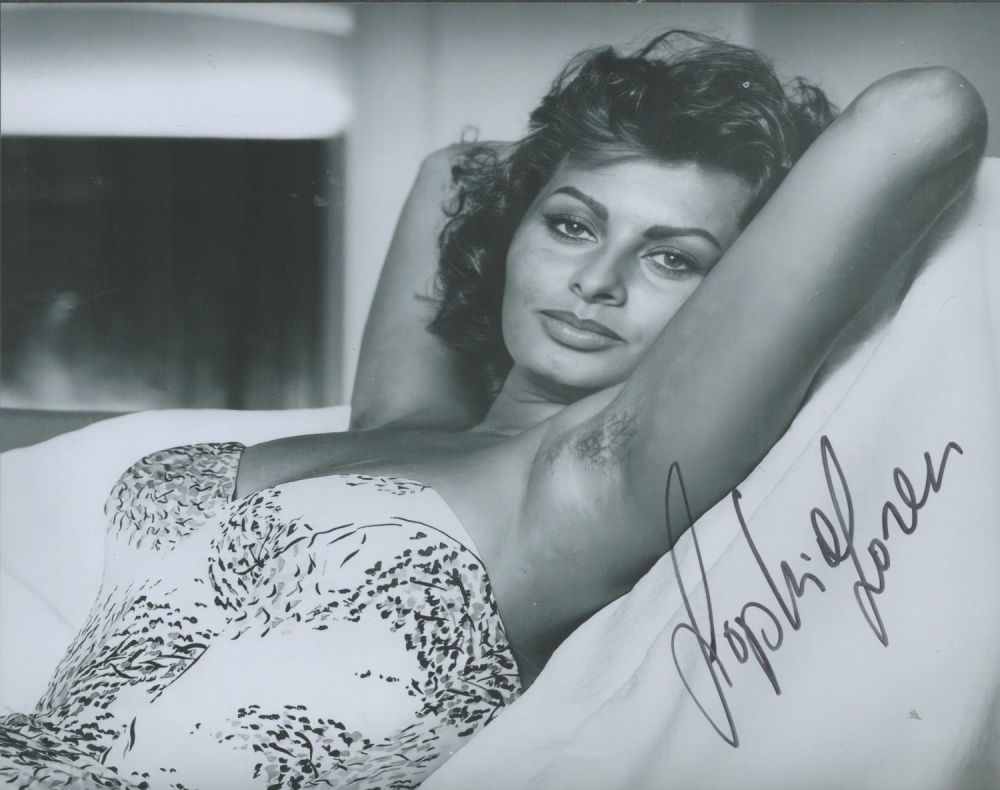 Lot 562: Sophia Loren Actress Signed Sexy 8x10 Photo. Good...