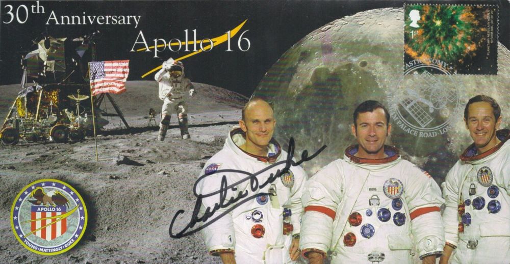 Lot 113: Apollo 16 Charlie Duke Moonwalker signed 2002 30th...