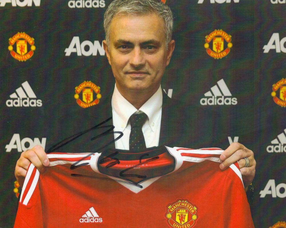 Lot 344: JOSE MOURINHO signed Manchester United 8x10 Photo. Good...