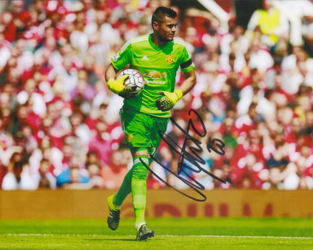 Lot 345: SERGIO ROMERO signed Manchester United European Cup 8x12...
