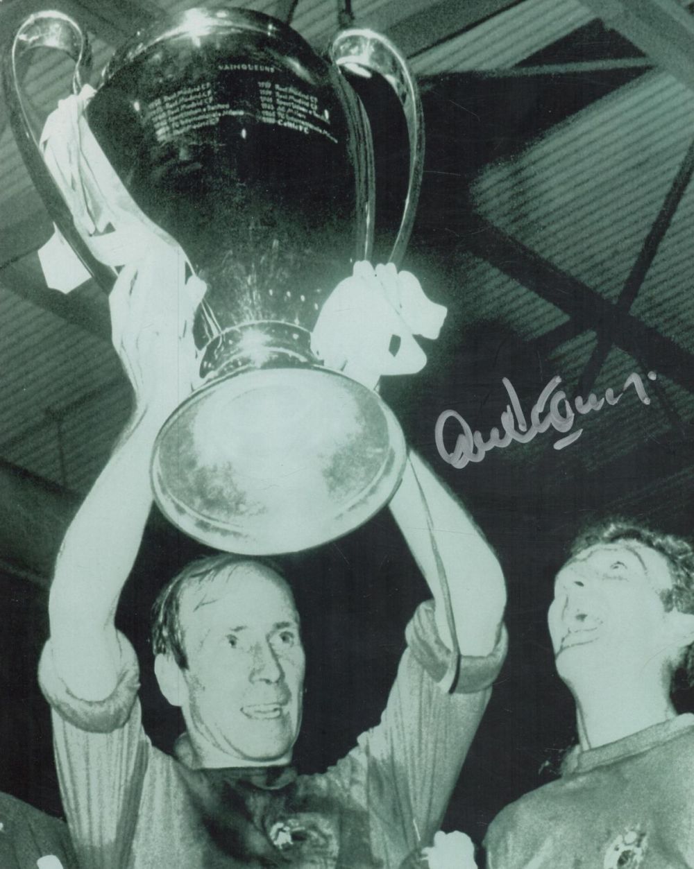 Lot 347: ALEX STEPNEY signed Manchester United 8x10 Photo. Good...