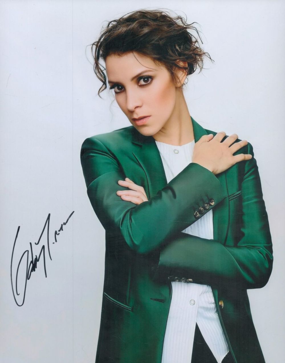Lot 496: Gaby Moreno signed 10x8inch colour photo. Good condition....