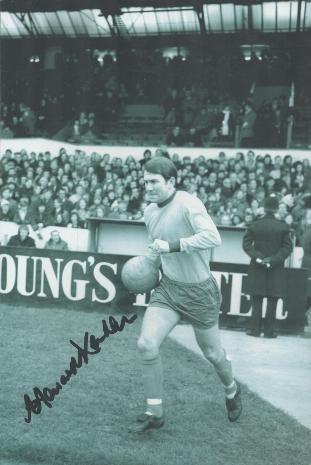Lot 221: Football. Howard Kendall Signed 12 x 8 inch...