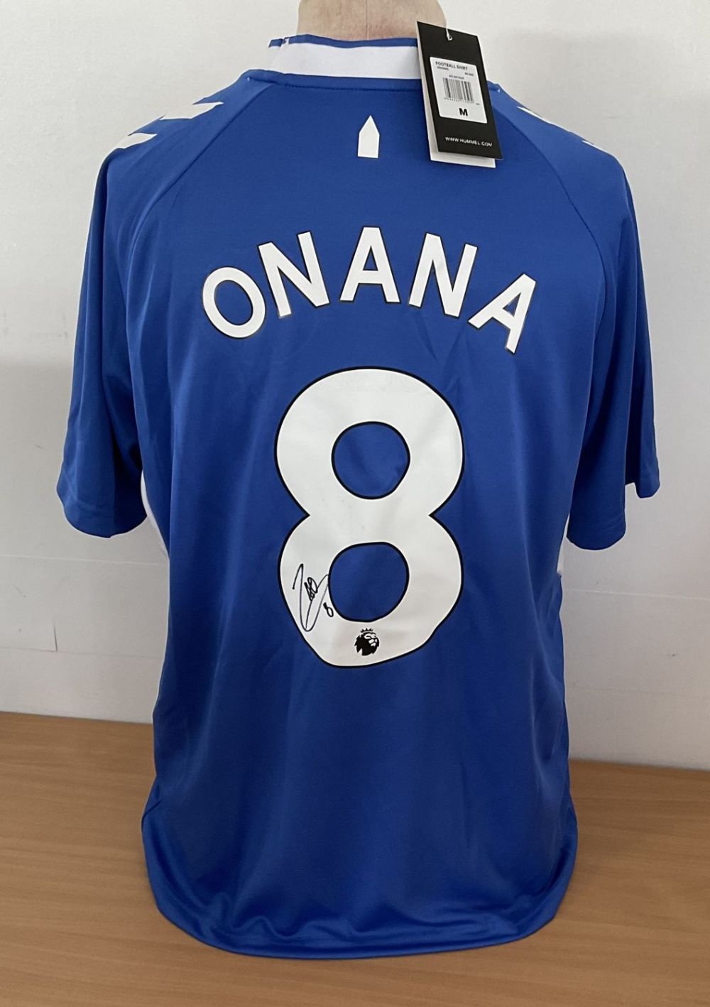 Lot 287: Football Amadou Onana signed Everton F.C replica home...
