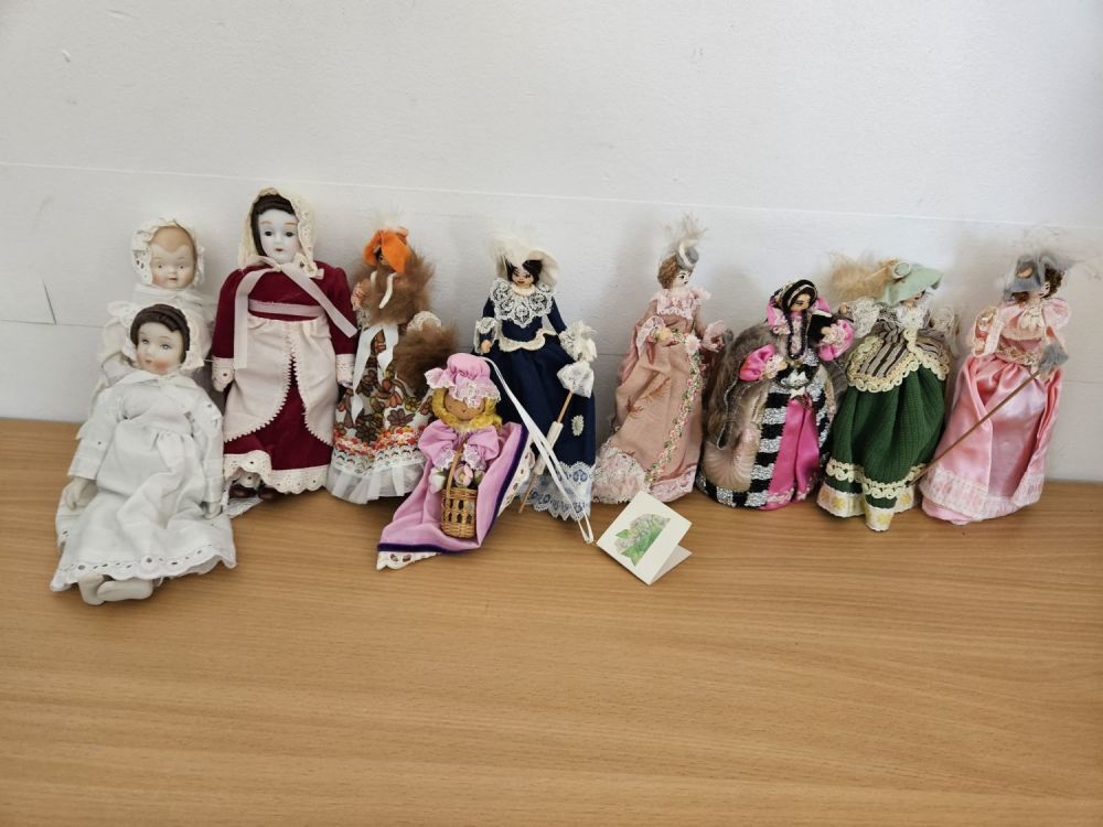Lot 240: Collection of small 3 x Porcelain Dolls plus...