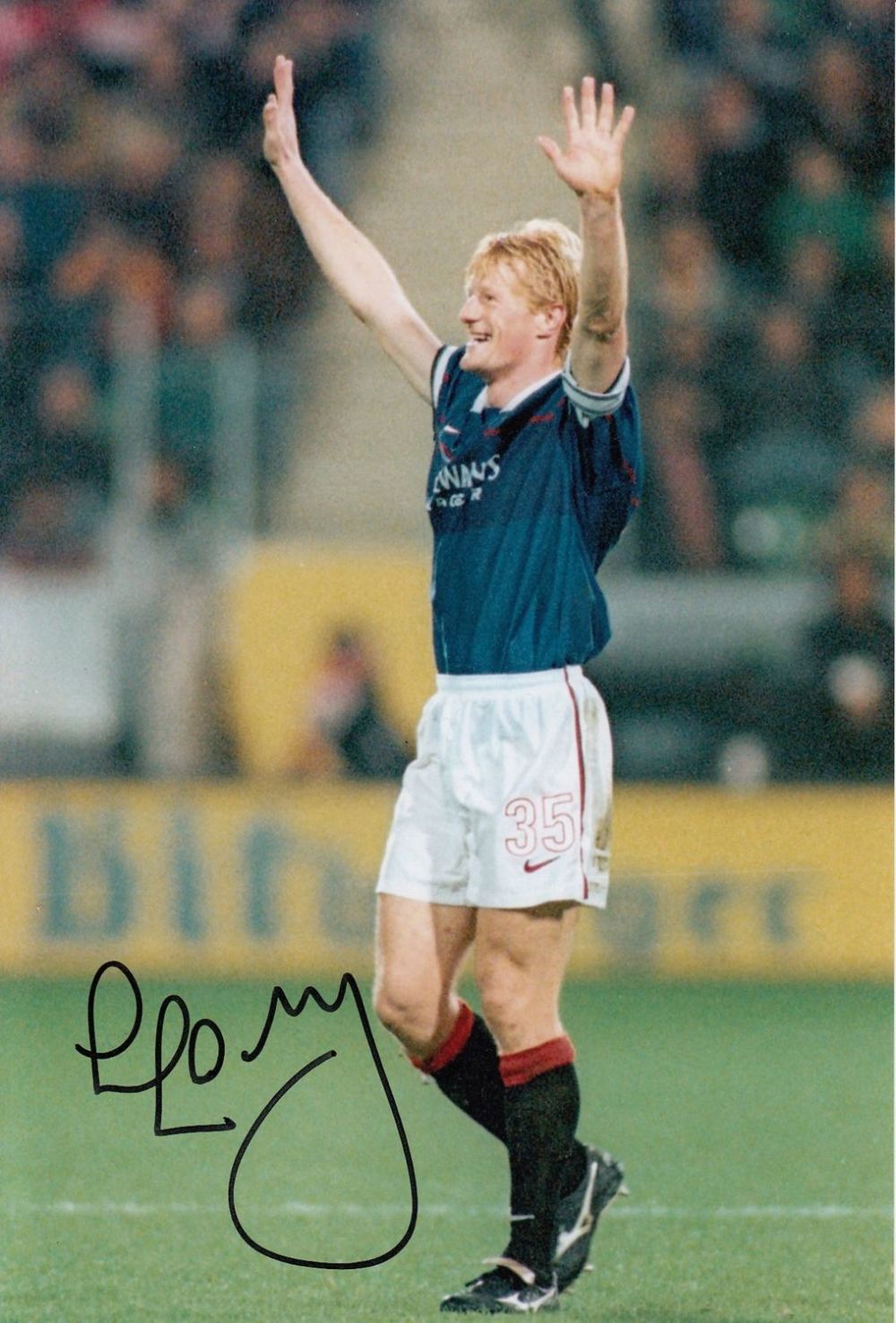 Lot 350: Autographed COLIN HENDRY 12 x 8 photo :...
