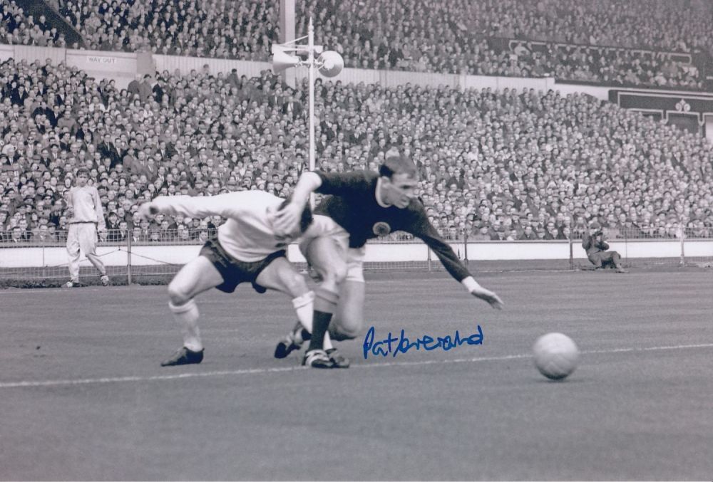 Lot 360: Autographed PAT CRERAND 12 x 8 photo :...