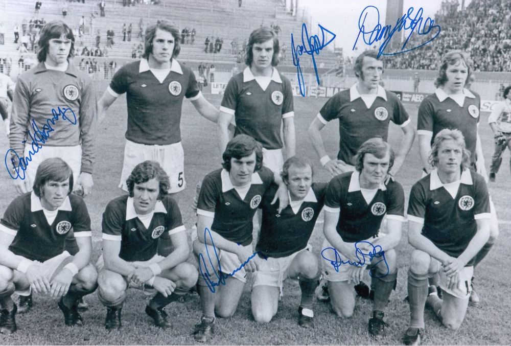 Lot 374: Autographed SCOTLAND 12 x 8 photo : B/W,...