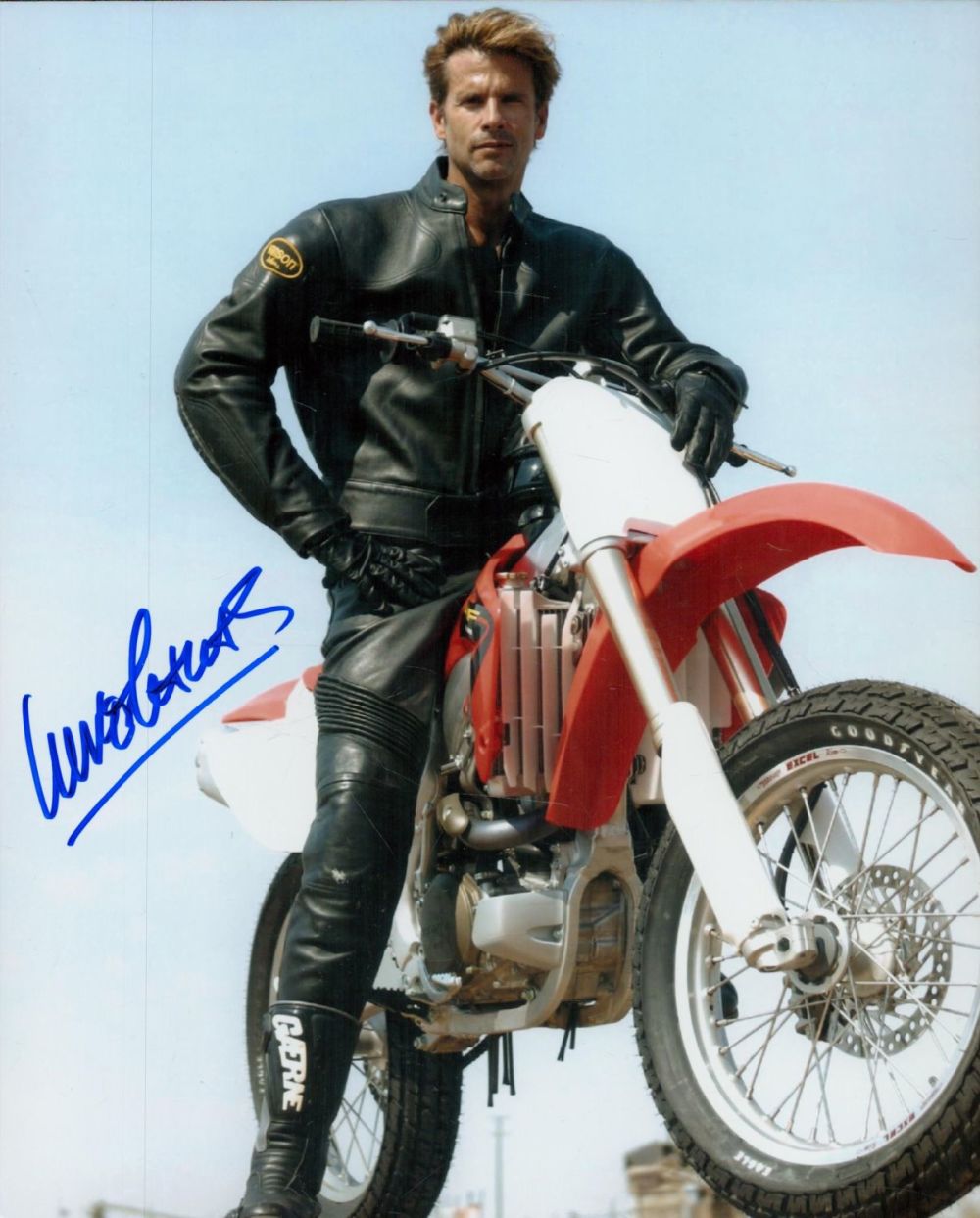 Lot 655: Lorenzo Lamas signed 10x8 inch colour photo. Good...