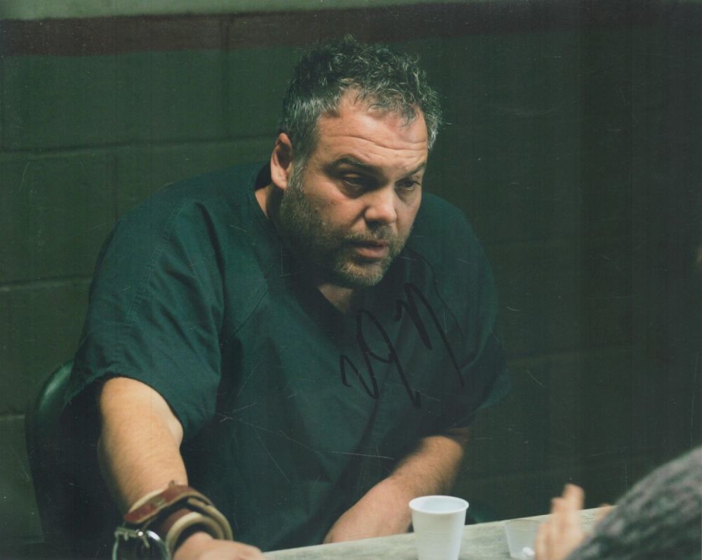 Lot 52: Vincent D'Onofrio signed 10x8 inch colour photo. Good...