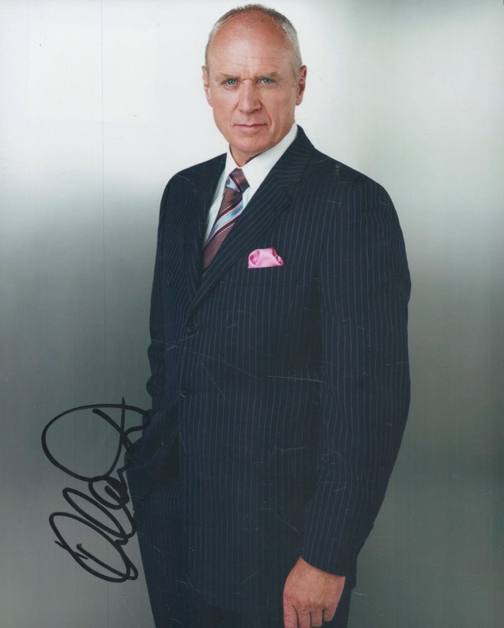 Lot 56: Alan Dale signed 10x8 inch colour photo. Good...