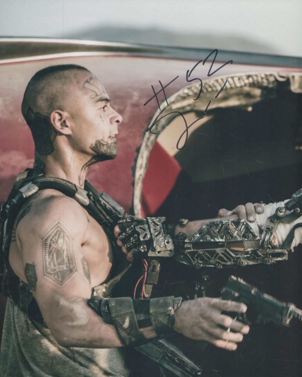 Lot 59: Jose Pablo Cantillo signed 10x8 inch colour photo....