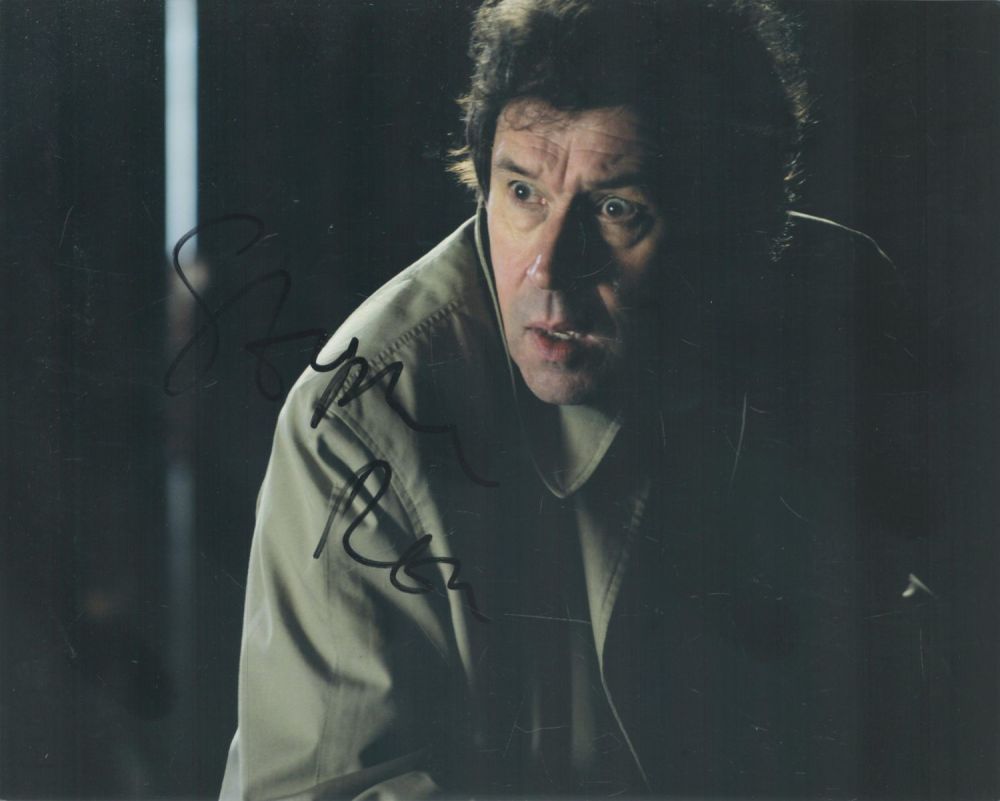 Lot 119: Stephen Rea signed 10x8 inch colour photo. Good...