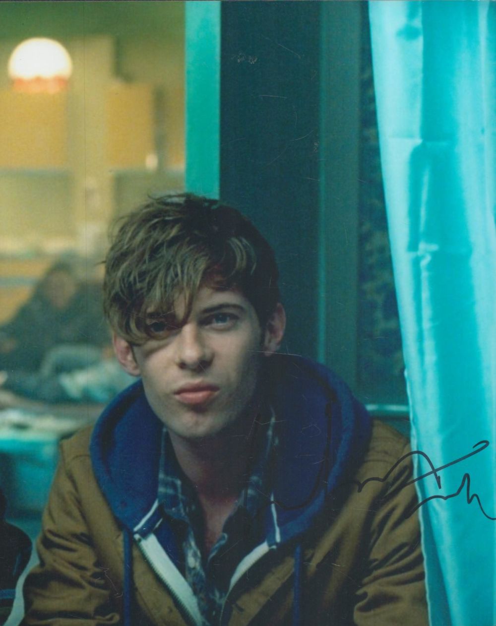 Lot 133: Luke Treadaway signed 10x8 inch colour photo. Good...