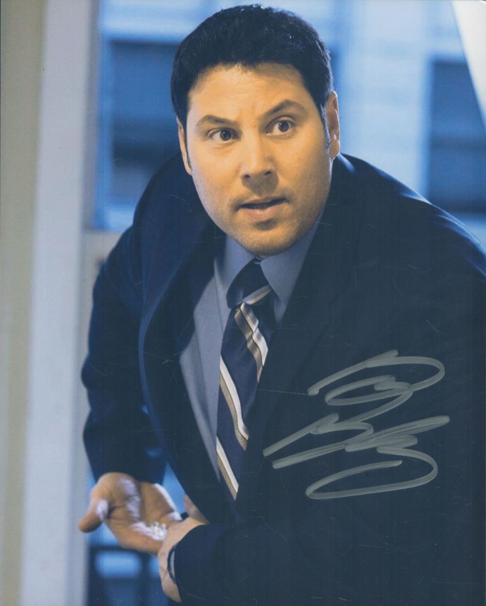 Lot 182: Greg Grunberg signed 10x8 inch colour photo. Good...