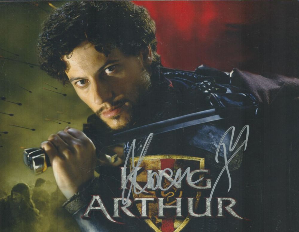 Lot 188: Ioan Gruffudd signed 10x8 inch colour photo. Good...