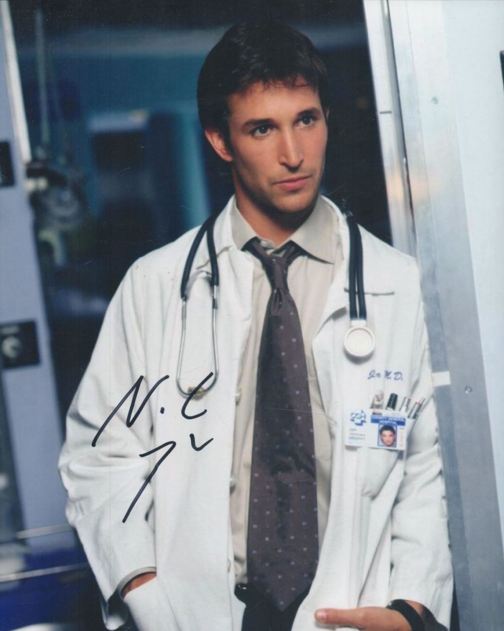Lot 221: Noah Wyle signed 10x8 inch colour photo. Good...