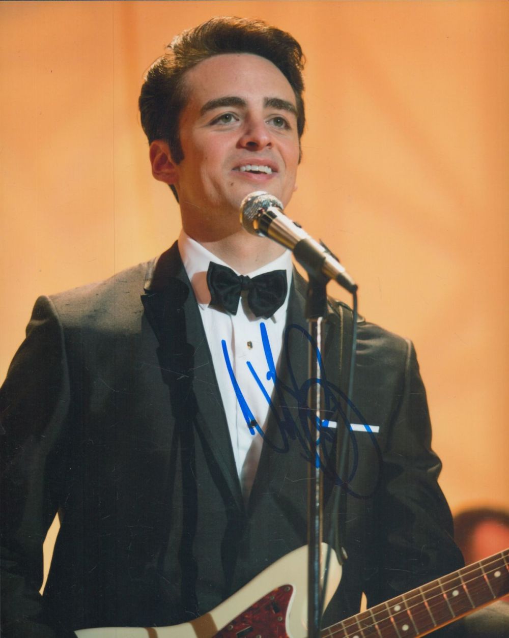 Lot 259: Vincent Piazza signed 10x8 inch colour photo. Good...