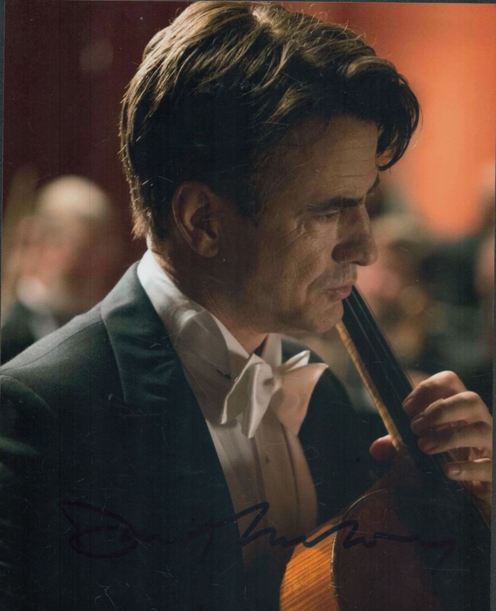 Lot 306: Dermot Mulroney signed 10x8 inch colour photo. Good...