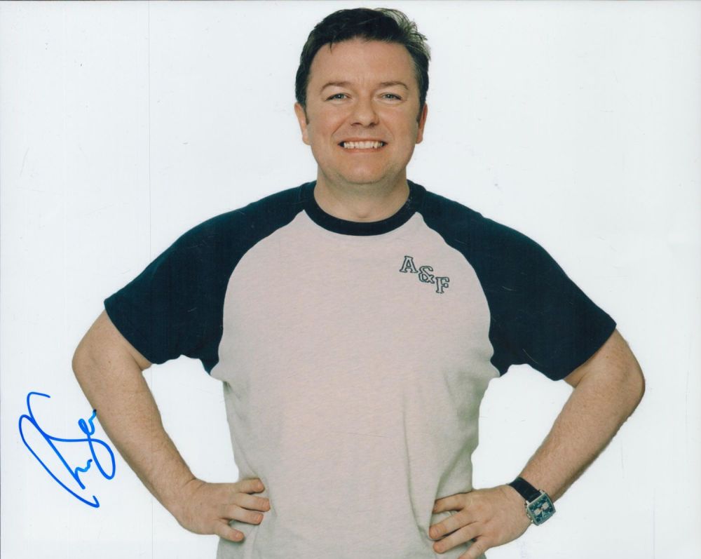 Lot 324: Ricky Gervais signed 10x8 inch colour photo. Good...