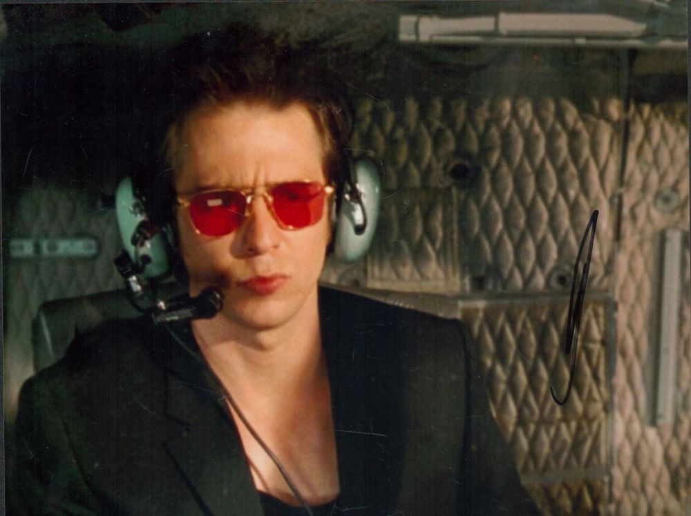 Lot 335: Sam Rockwell signed 10x8 inch colour photo. Good...