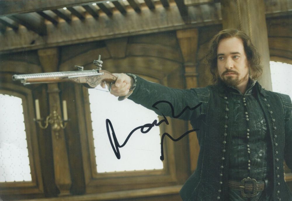 Lot 389: Mathew Macfadyen signed 12x8 inch colour photo. Good...