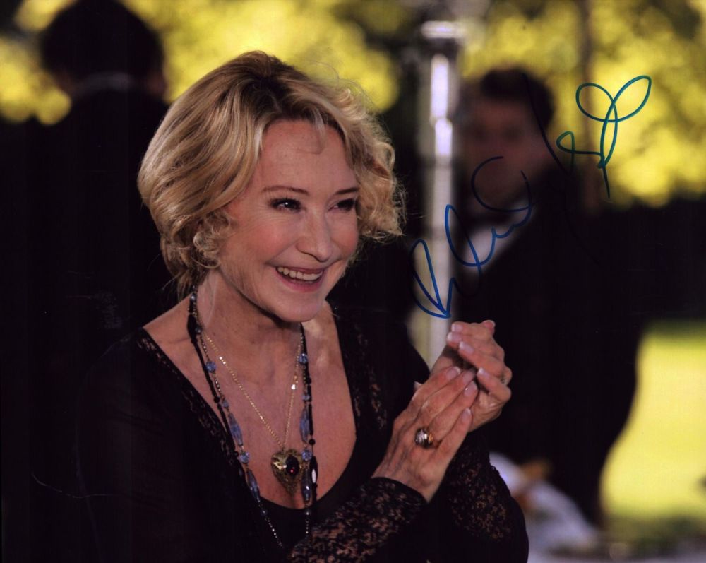 Lot 278: Felicity Kendal signed 10x8 inch DR WHO colour...