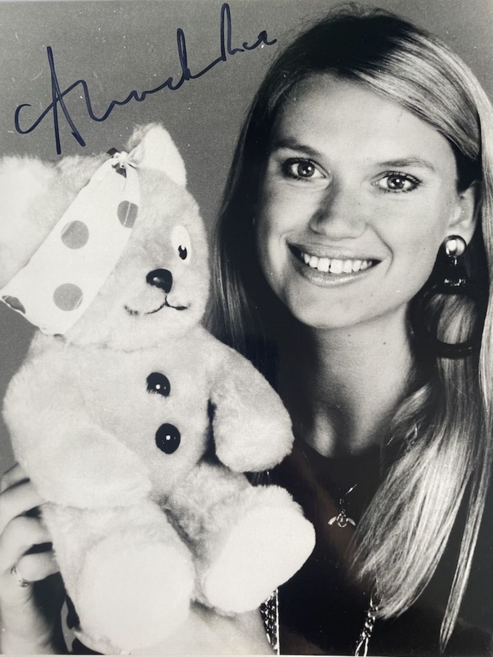 Lot 142: Anneka Rice Popular TV Presenter 10x8 inch signed...