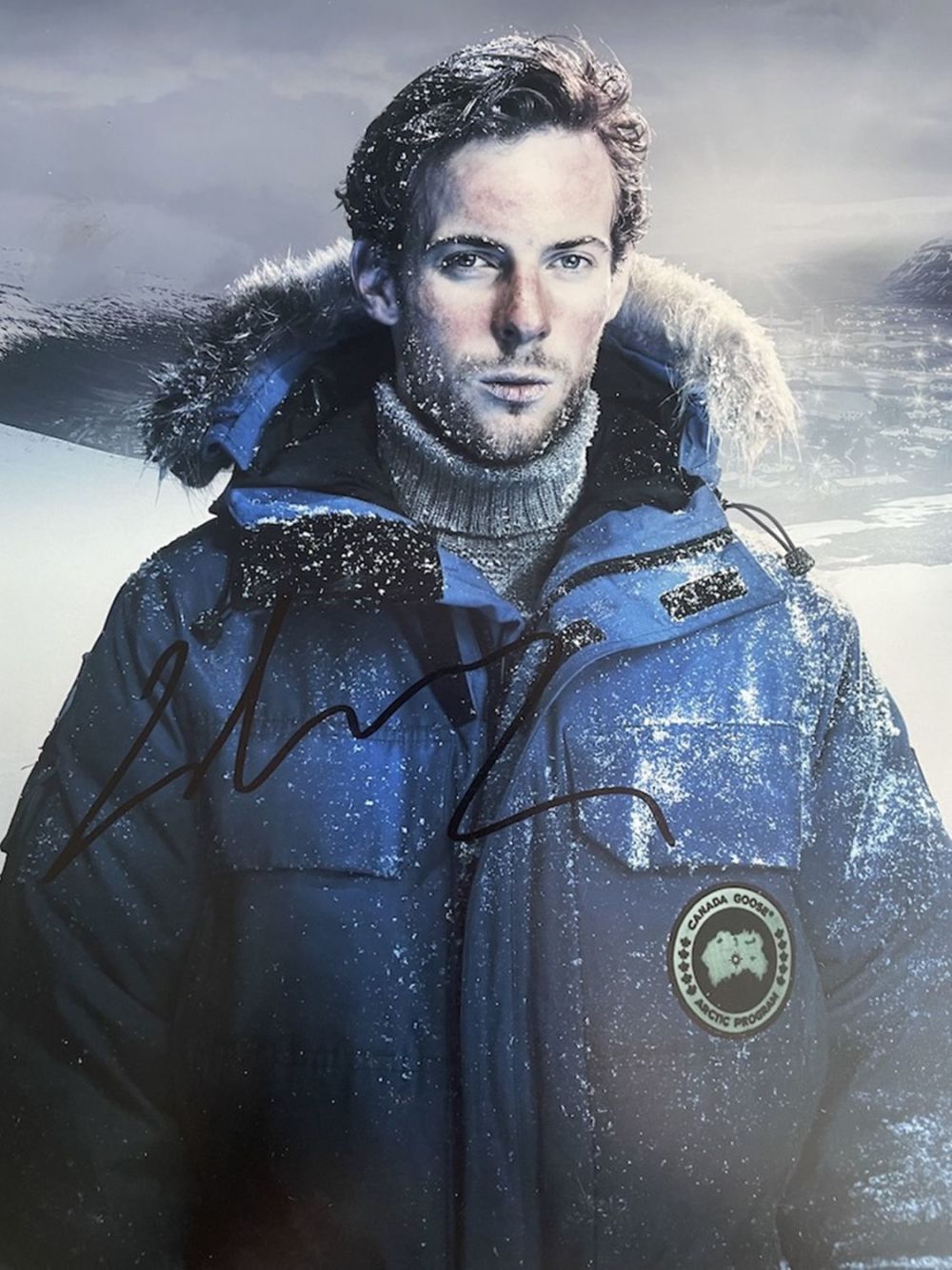 Lot 193: Luke Treadaway Popular Actor Fortitude 10x8 inch signed...
