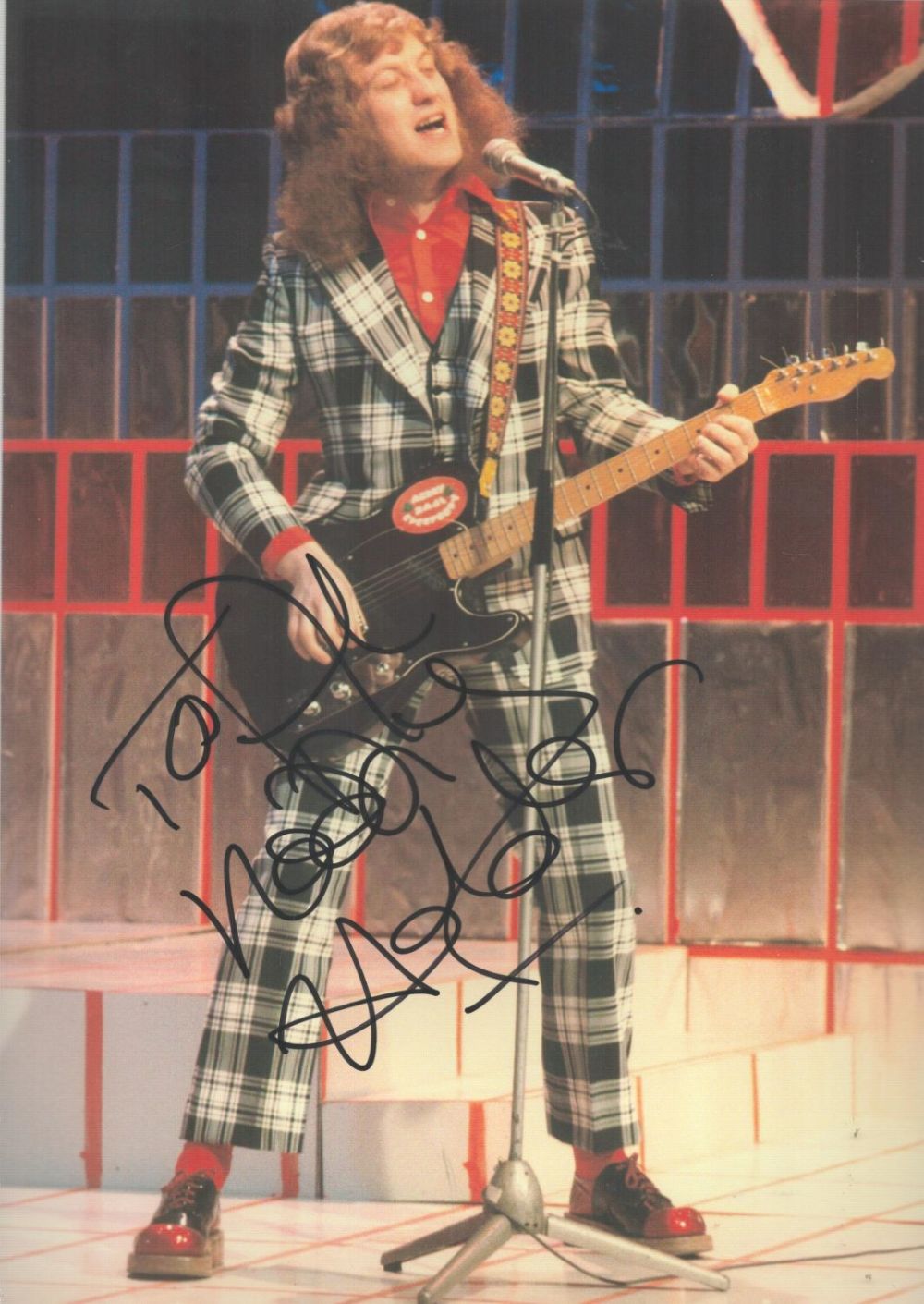 Lot 275: Noddy Holder signed 12x8inch colour photo. Dedicated. Good...