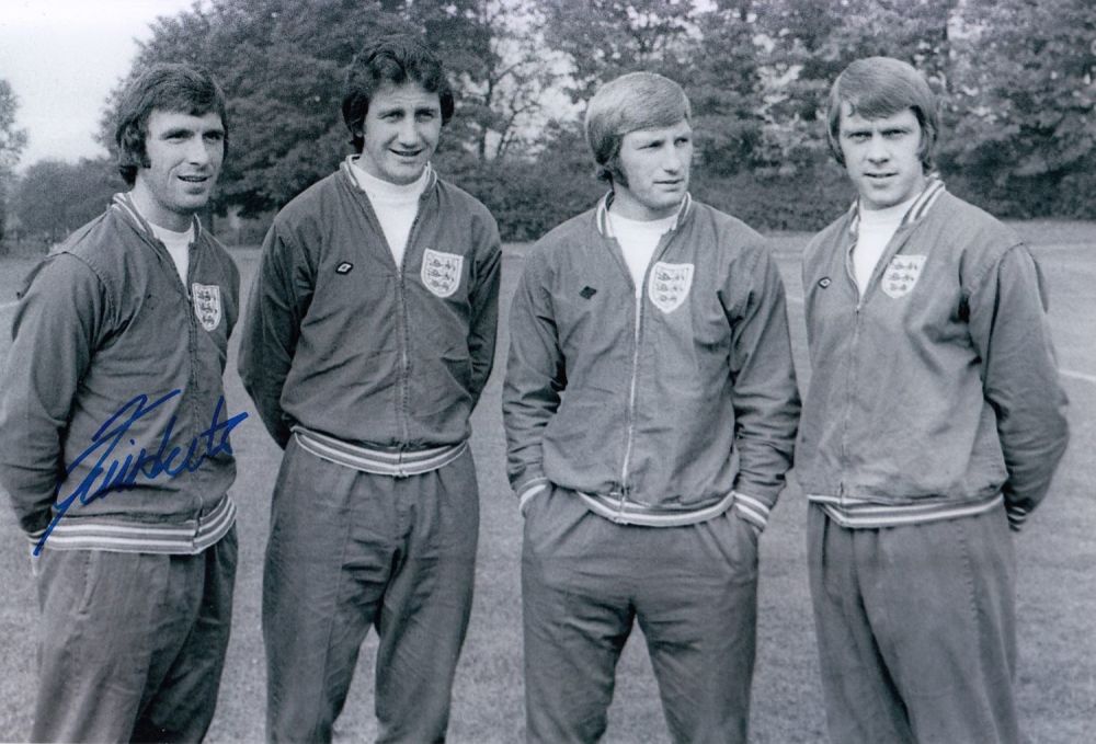 Lot 402: Autographed KEVIN HECTOR 12 x 8 photo :...